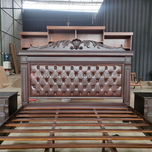 Beli Tempat Tidur Jati Ukir Klasik Augusta Terbaru