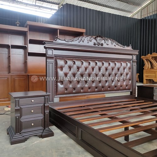 Beli Tempat Tidur Jati Ukir Klasik Augusta Terpercaya